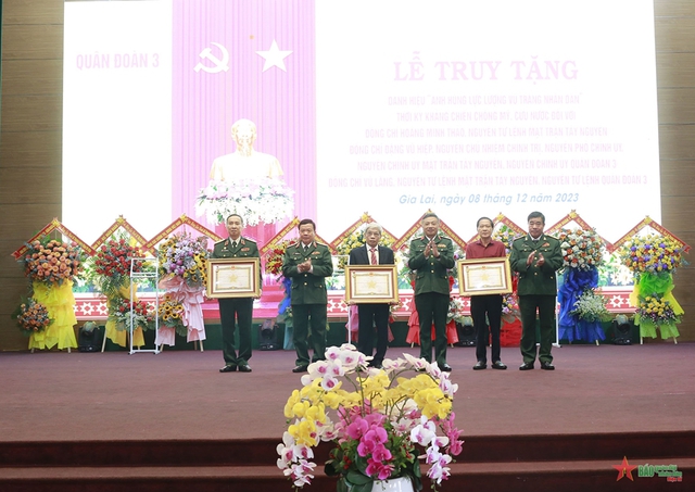 Chủ tịch nước truy tặng danh hiệu Anh hùng Lực lượng vũ trang nhân dân đối với 3 Thượng tướng- Ảnh 1.
