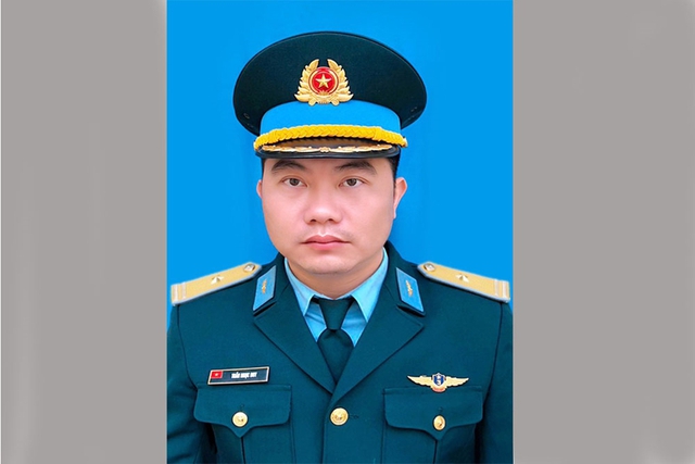Phi công Trần Ngọc Duy hy sinh khi cố cứu máy bay - Ảnh 1.