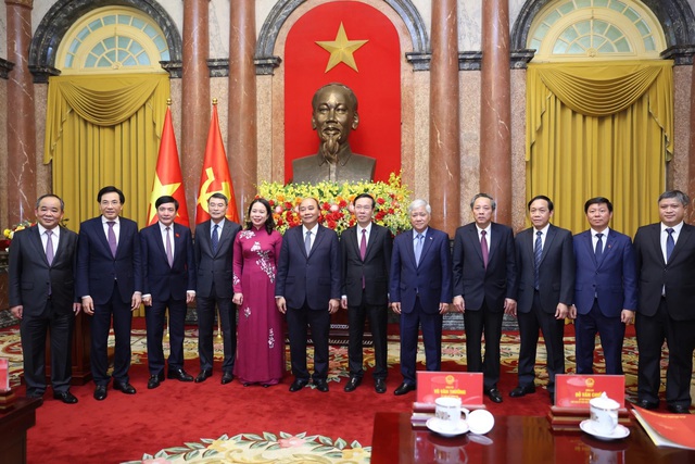 Bàn giao công tác Chủ tịch nước giữa đồng chí Nguyễn Xuân Phúc và đồng chí Võ Thị Ánh Xuân - Ảnh 6.