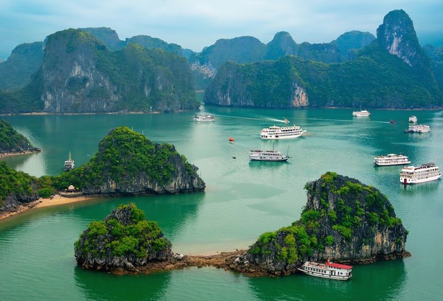 Thủ tướng: Đưa Việt Nam vào nhóm 30 quốc gia hàng đầu thế giới về năng lực cạnh tranh du lịch - Ảnh 10.