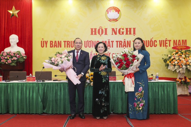 Bộ Chính trị, Ban Bí thư điều động, phân công 2 đồng chí Bí thư Tỉnh ủy, Phó Bí thư Tỉnh ủy tham gia Đảng đoàn MTTQ Việt Nam - Ảnh 10.