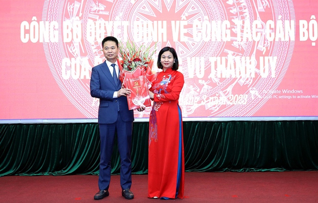 Điều động, bổ nhiệm nhân sự thành phố Hà Nội, TPHCM - Ảnh 1.