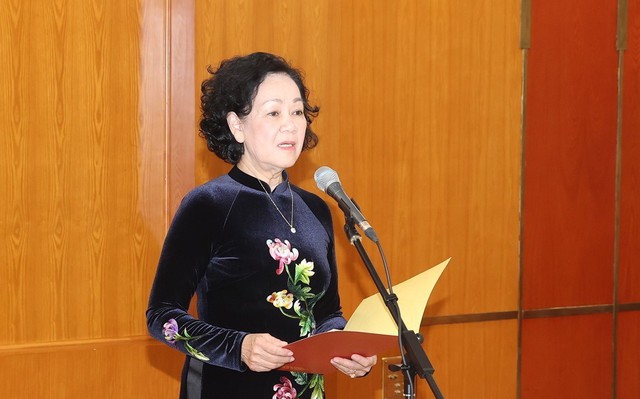 Tổng Bí thư Nguyễn Phú Trọng trao quyết định phân công đồng chí Trương Thị Mai giữ chức Thường trực Ban Bí thư - Ảnh 5.