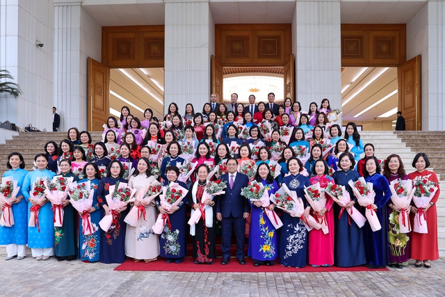 Thủ tướng Phạm Minh Chính: Quan tâm hơn nữa công tác quy hoạch nguồn cán bộ nữ - Ảnh 9.