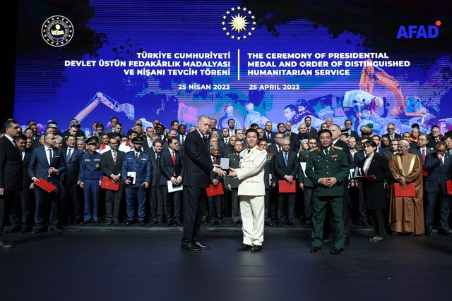 Tổng thống Thổ Nhĩ Kỳ trao tặng Huân chương ghi công cho Đoàn cán bộ, chiến sĩ Quân đội nhân dân, Công an nhân dân Việt Nam - Ảnh 2.