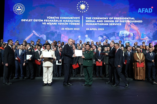 Tổng thống Thổ Nhĩ Kỳ trao tặng Huân chương ghi công cho Đoàn cán bộ, chiến sĩ Quân đội nhân dân, Công an nhân dân Việt Nam - Ảnh 3.
