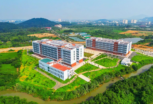 Đại học Quốc gia Hà Nội công bố chỉ tiêu tuyển sinh đại học 2023 - Ảnh 1.
