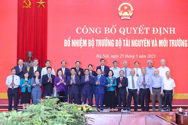Thủ tướng Phạm Minh Chính trao quyết định và giao trọng trách cho tân Bộ trưởng Đặng Quốc khánh - Ảnh 4.