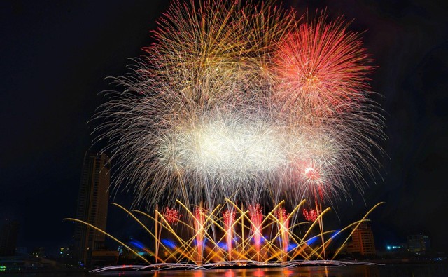 Ngày 8/7: Chung kết Lễ hội pháo hoa quốc tế Đà Nẵng 2023 (DIFF 2023) - Ảnh 3.