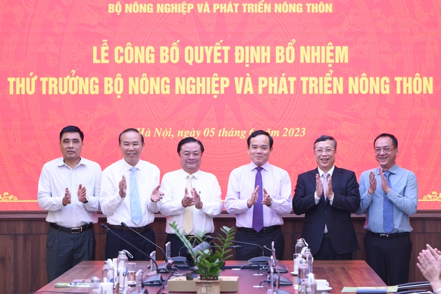 Phó Thủ tướng Trần Lưu Quang trao quyết định bổ nhiệm tân Thứ trưởng - Ảnh 2.