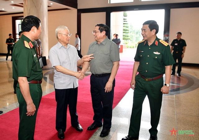 Bộ Chính trị chỉ định Chủ tịch nước Võ Văn Thưởng tham gia Ban Thường vụ Quân ủy Trung ương - Ảnh 1.