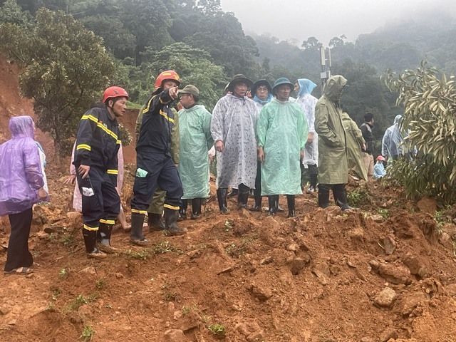 Thủ tướng Chính phủ chỉ đạo khắc phục hậu quả sạt lở đất tại Lâm Đồng; chủ động ứng phó mưa lớn - Ảnh 1.