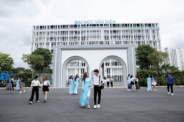 Điểm chuẩn Trường Đại học Văn Hiến năm 2023 - Ảnh 1.