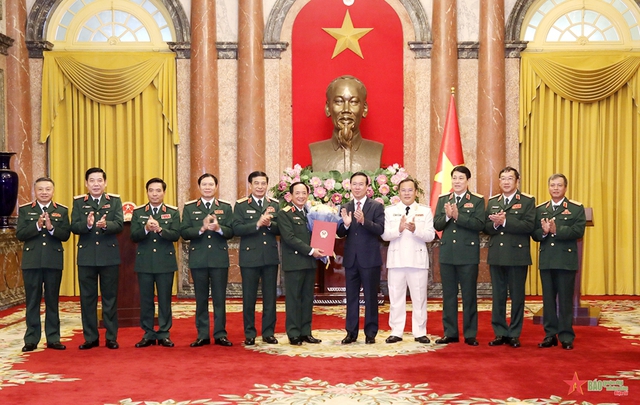 Chủ tịch nước Võ Văn Thưởng trao quyết định thăng quân hàm Thượng tướng Quân đội nhân dân Việt Nam - Ảnh 2.