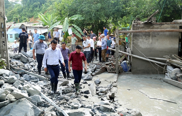 14 người chết, mất tích vì mưa lũ, hàng trăm điểm giao thông, công trình thủy lợi bị sạt lở, hư hỏng - Ảnh 3.