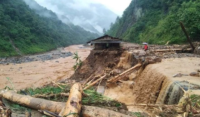 14 người chết, mất tích vì mưa lũ: Khẩn trương khắc phục hậu quả, bảo đảm an toàn hồ đập - Ảnh 6.