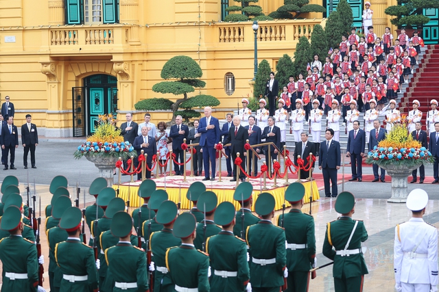 Tổng Bí thư Nguyễn Phú Trọng chủ trì Lễ đón Tổng thống Hoa Kỳ Joe Biden thăm cấp Nhà nước tới Việt Nam - Ảnh 9.