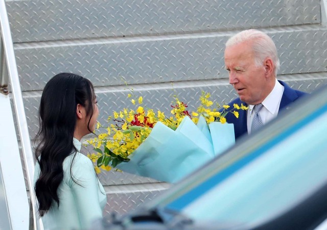 Tổng thống Hoa Kỳ Joe Biden bắt đầu thăm cấp Nhà nước tới Việt Nam theo lời mời của Tổng Bí thư Nguyễn Phú Trọng - Ảnh 2.