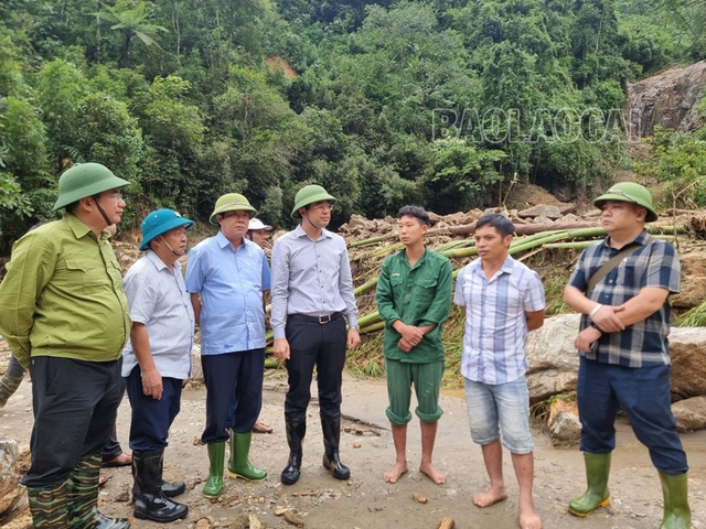 Thủ tướng yêu cầu khắc phục hậu quả lũ quét tại Lào Cai và ứng phó mưa lũ ở miền núi - Ảnh 2.