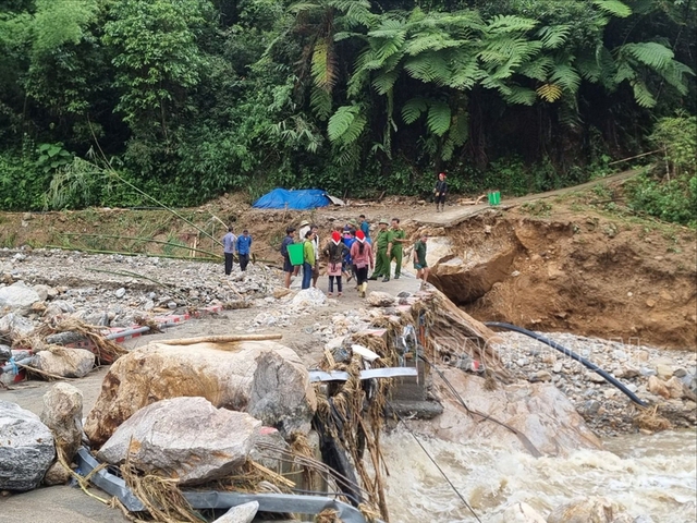 Thủ tướng yêu cầu khắc phục hậu quả lũ quét tại Lào Cai và ứng phó mưa lũ ở miền núi - Ảnh 3.
