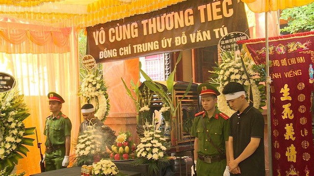 Đề xuất xét thăng cấp bậc hàm vượt bậc với cán bộ Công an hy sinh trong khi thực hiện nhiệm vụ - Ảnh 2.