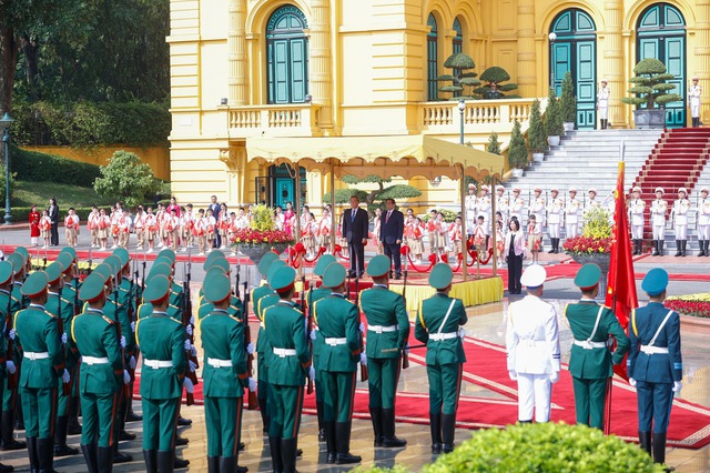 THỦ TƯỚNG PHẠM MINH CHÍNH CHỦ TRÌ LỄ ĐÓN CHÍNH THỨC VÀ HỘI ĐÀM VỚI THỦ TƯỚNG TRUNG QUỐC LÝ CƯỜNG- Ảnh 8.