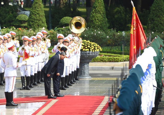 THỦ TƯỚNG PHẠM MINH CHÍNH CHỦ TRÌ LỄ ĐÓN CHÍNH THỨC VÀ HỘI ĐÀM VỚI THỦ TƯỚNG TRUNG QUỐC LÝ CƯỜNG- Ảnh 2.