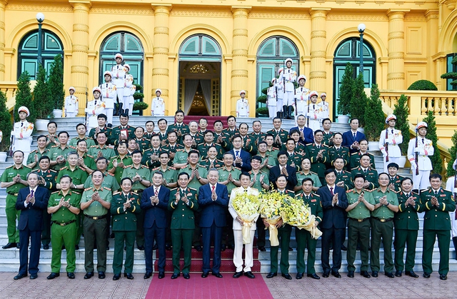 Tổng Bí thư, Chủ tịch nước Tô Lâm trao quyết định thăng quân hàm 3 Đại tướng, Thượng tướng- Ảnh 10.