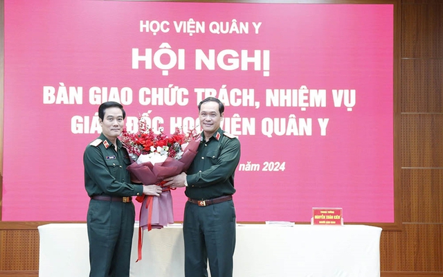 Bàn giao chức trách, nhiệm vụ Giám đốc Học viện Quân y- Ảnh 1.