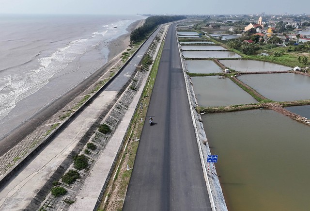 Nam Định đẩy nhanh tiến độ các dự án giao thông trọng điểm, tạo “đường băng” để "cất cánh"- Ảnh 4.