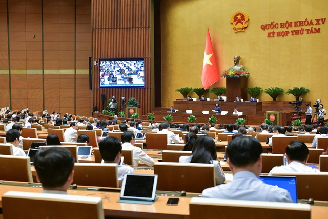 Sửa đổi, hoàn thiện chính sách tiền lương, chế độ ưu đãi, tiền trực,... đối với nhân viên y tế- Ảnh 2.