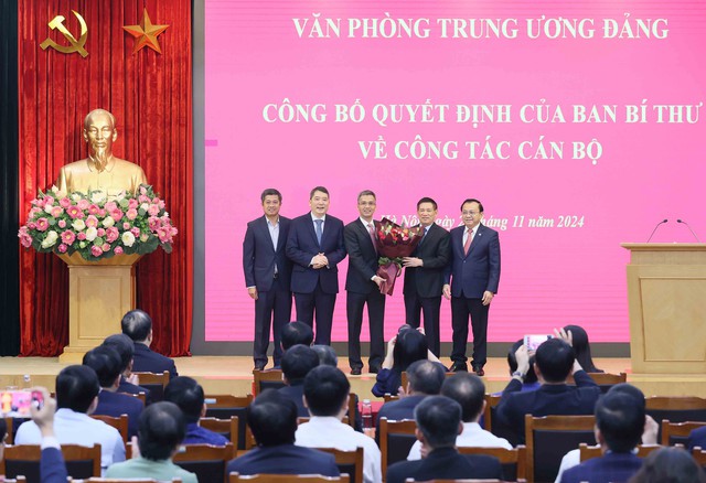 Ban Bí thư bổ nhiệm Thứ trưởng Võ Thành Hưng giữ chức Phó Chánh Văn phòng Trung ương Đảng- Ảnh 3.