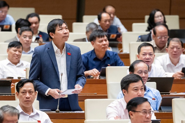 Đại biểu tán thành tiền lương nhà giáo cao nhất hệ thống thang, bậc lương hành chính sự nghiệp- Ảnh 2.