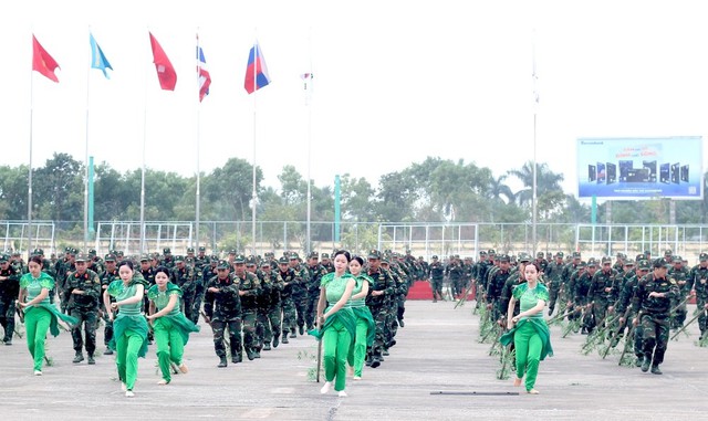 SU-30MK2, trực thăng, Đặc công, Quân khuyển sẽ trình diễn tại Lễ khai mạc Triển lãm Quốc phòng 2024- Ảnh 7.