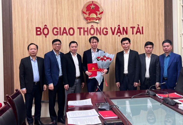 Phó Thủ tướng, Bộ trưởng Ngoại giao trao quyết định về công tác nhân sự- Ảnh 5.