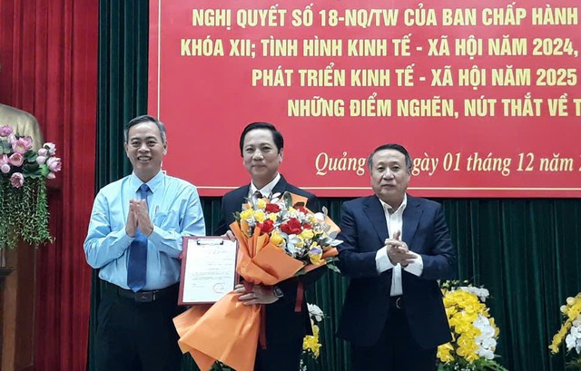 Ban Bí thư chuẩn y tân Ủy viên Ban Thường vụ Tỉnh ủy Quảng Trị- Ảnh 1.