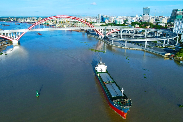 HẢI PHÒNG: KHẨN TRƯƠNG TINH GỌN BỘ MÁY, TINH GIẢN BIÊN CHẾ, QUY TỤ HIỀN TÀI, PHẤN ĐẤU TĂNG TRƯỞNG KHOẢNG 15%- Ảnh 1.