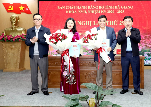 Đồng chí Phan Huy Ngọc, Giám đốc Công an tỉnh được bầu giữ chức Phó Bí thư Tỉnh ủy Hà Giang- Ảnh 1.