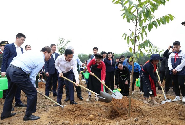 Chủ tịch nước Võ Văn Thưởng: Mỗi cây được trồng là món quà vô giá gửi đến tương lai cho thế hệ mai sau- Ảnh 2.