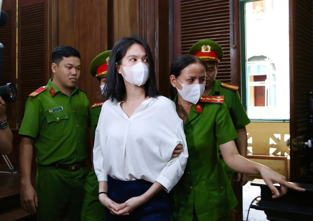 Vì sao bị cáo Ngọc Trinh được trả tự do?- Ảnh 5. Vì sao bị cáo Ngọc Trinh được trả tự do?- Ảnh 5.