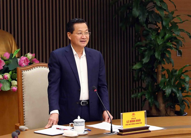 Phó Thủ tướng Lê Minh Khái chỉ đạo xây dựng một loạt văn bản quy định chế độ tiền lương mới- Ảnh 1.