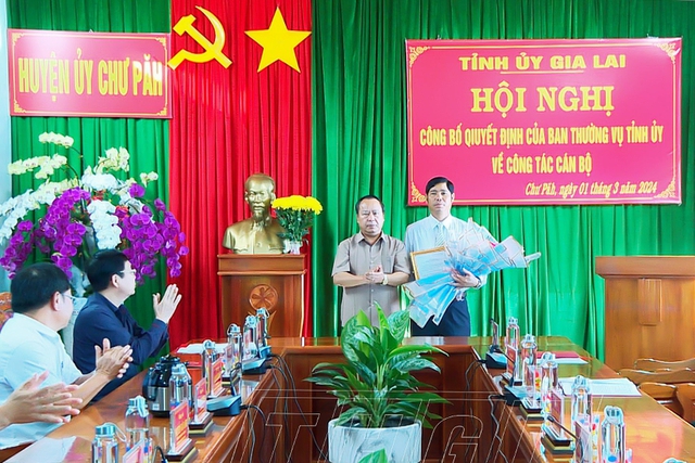 Điều động, chỉ định Bí thư Huyện ủy giữ chức Bí thư Đảng đoàn Ủy ban MTTQ Việt Nam tỉnh- Ảnh 1.