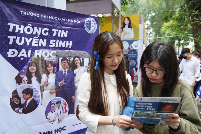 TUYỂN SINH 2024: Chỉ tiêu, phương thức tuyển sinh Trường Đại học Luật Hà Nội- Ảnh 10.