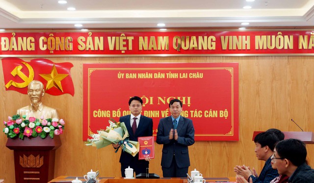 Bổ nhiệm Phó Giám đốc Sở Nội vụ, Phó Chánh Văn phòng UBND tỉnh - Ảnh 5.