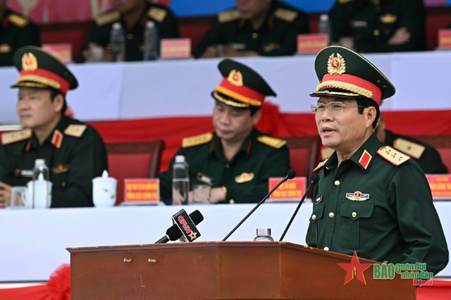 Hợp luyện các khối diễu binh, diễu hành kỷ niệm 70 năm Chiến thắng Điện Biên Phủ- Ảnh 2.