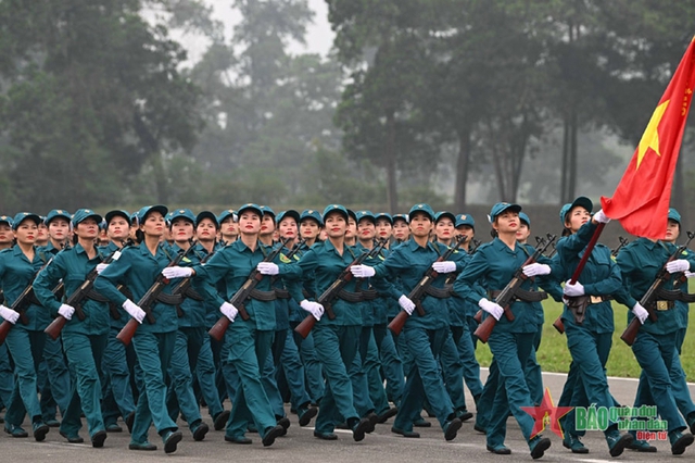 Hợp luyện các khối diễu binh, diễu hành kỷ niệm 70 năm Chiến thắng Điện Biên Phủ- Ảnh 11.