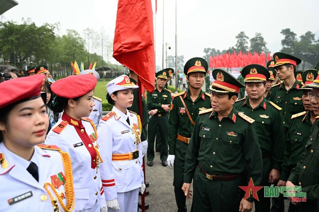 Hợp luyện các khối diễu binh, diễu hành kỷ niệm 70 năm Chiến thắng Điện Biên Phủ- Ảnh 3.