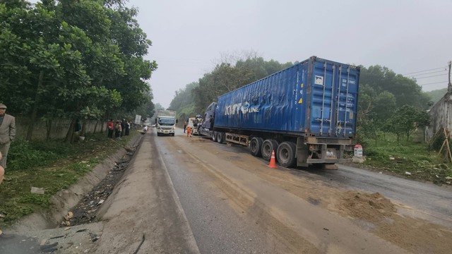 Phó Thủ tướng chỉ đạo khẩn trương khắc phục hậu quả vụ tai nạn giao thông thảm khốc làm 5 người tử vong- Ảnh 10.