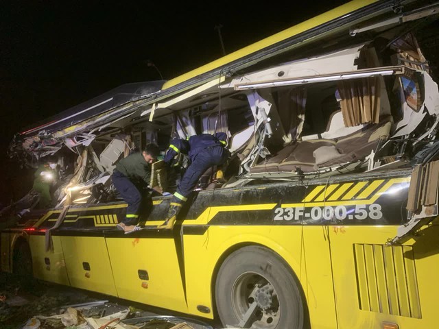 Phó Thủ tướng chỉ đạo khẩn trương khắc phục hậu quả vụ tai nạn giao thông thảm khốc làm 5 người tử vong- Ảnh 4.