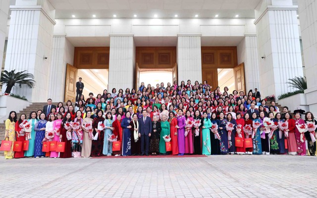 Tỏa sáng phẩm chất cao đẹp của người Phụ nữ Việt Nam, góp phần xây dựng đất nước ngày càng hùng cường, thịnh vượng, nhân dân ấm no, hạnh phúc- Ảnh 3.